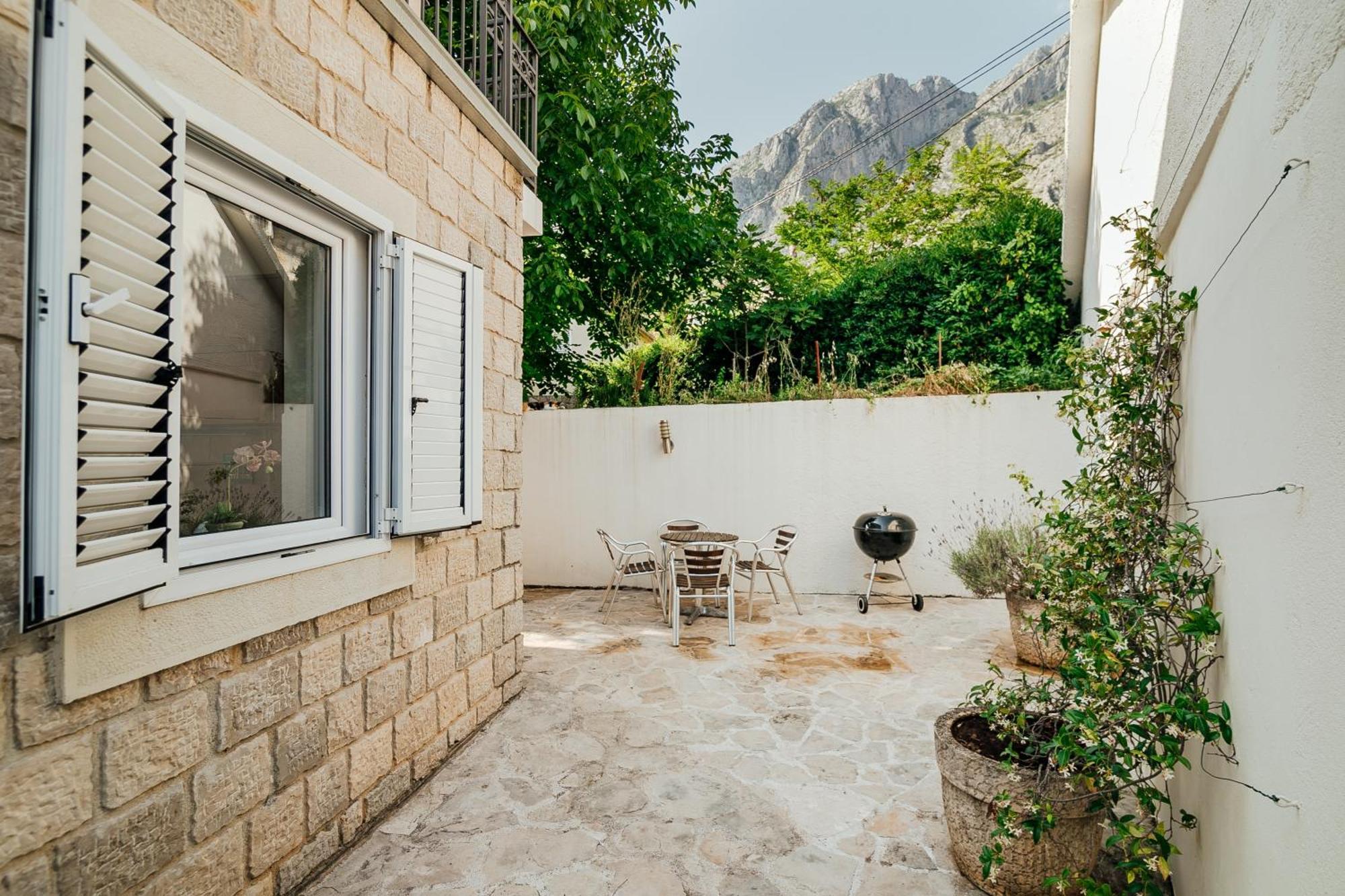 Holiday Home Amanda Hollick Kotor Exterior photo