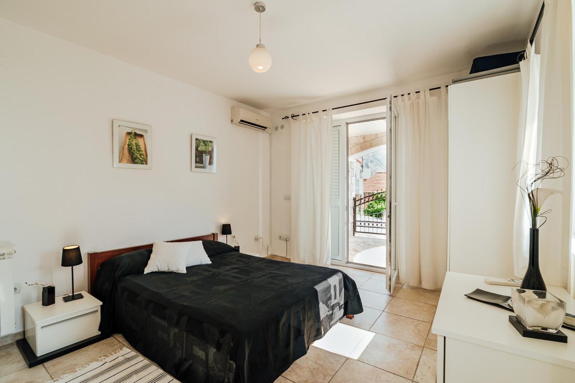 Holiday Home Amanda Hollick Kotor Exterior photo