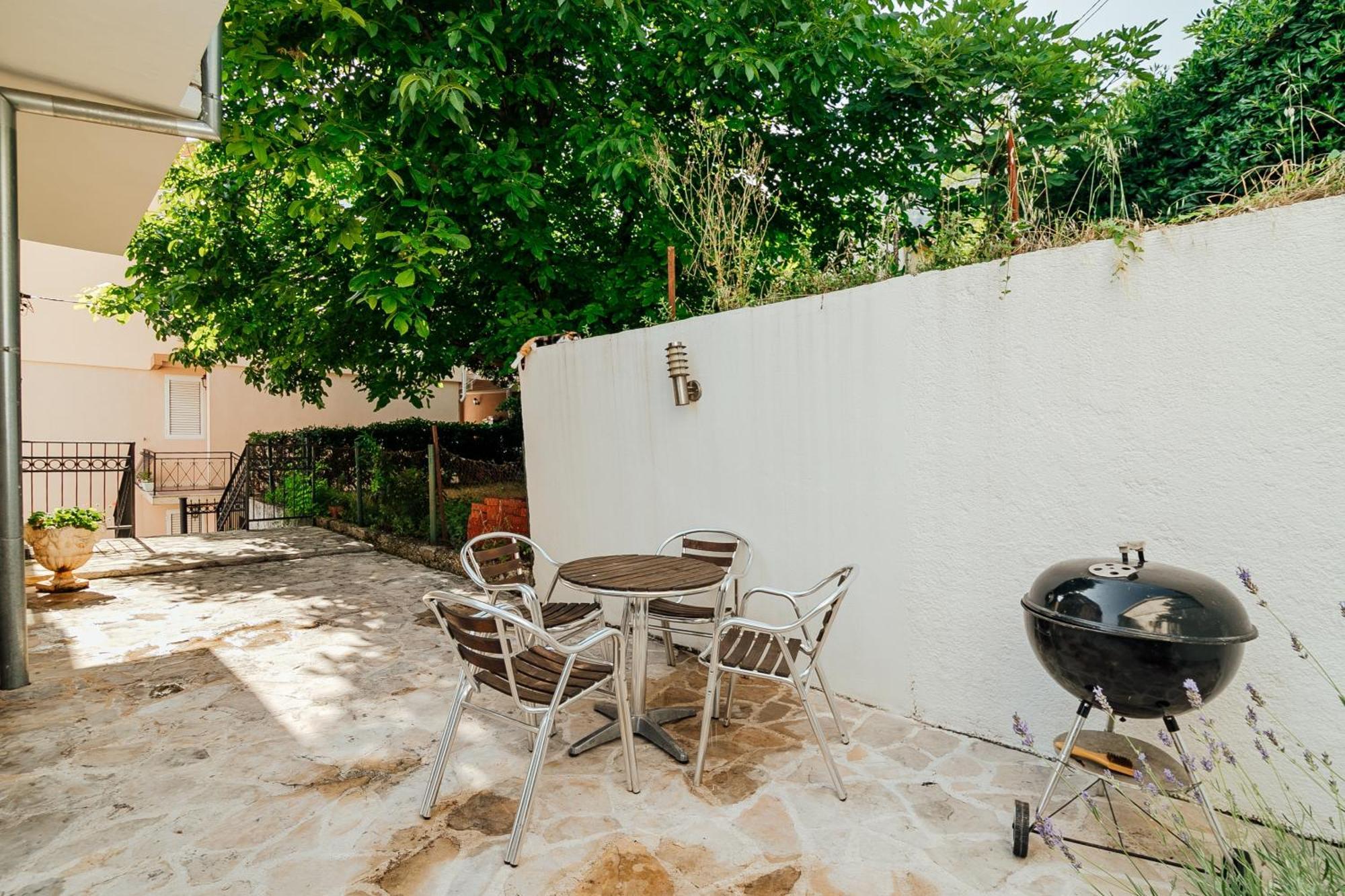 Holiday Home Amanda Hollick Kotor Exterior photo