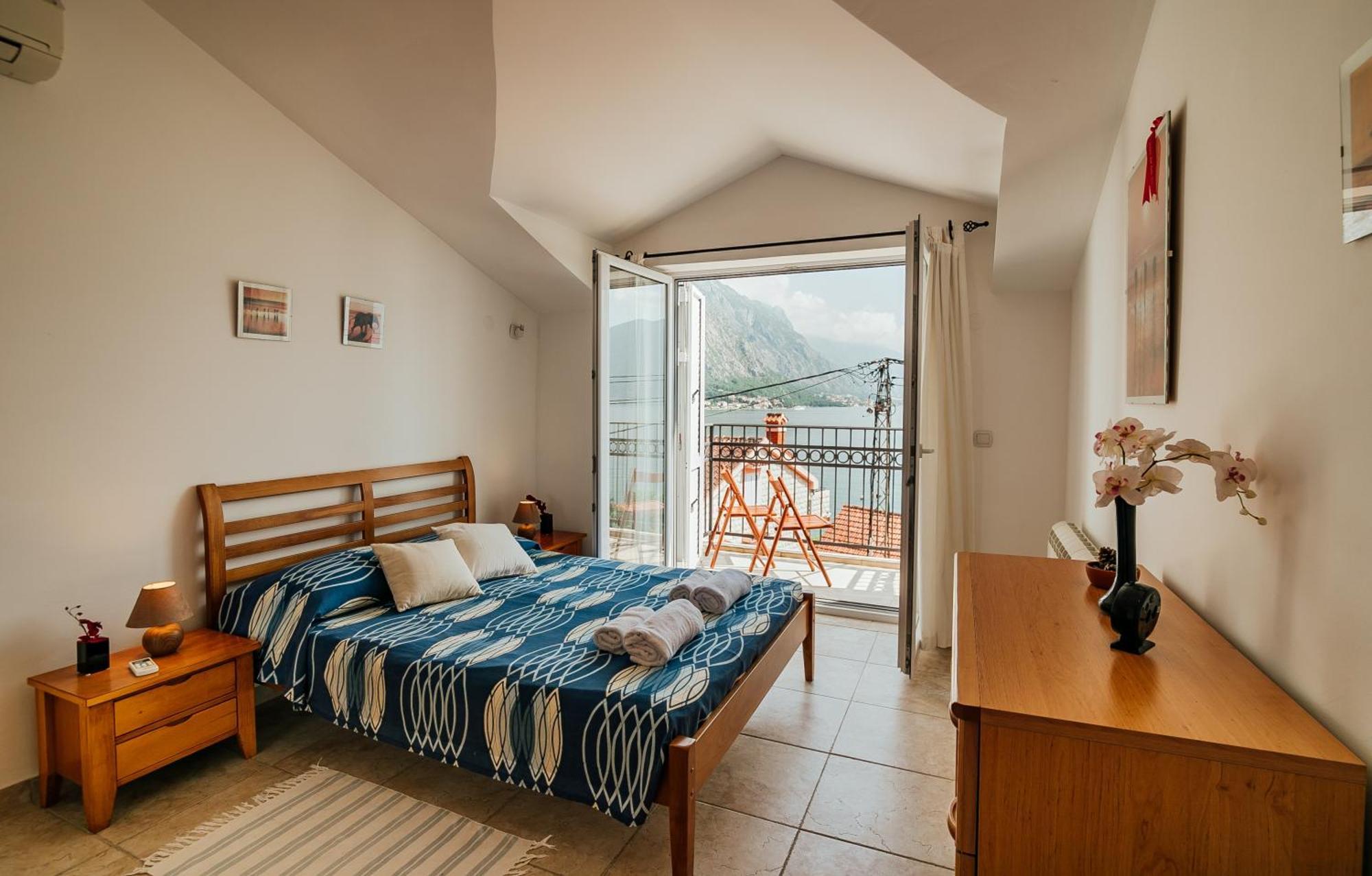 Holiday Home Amanda Hollick Kotor Exterior photo