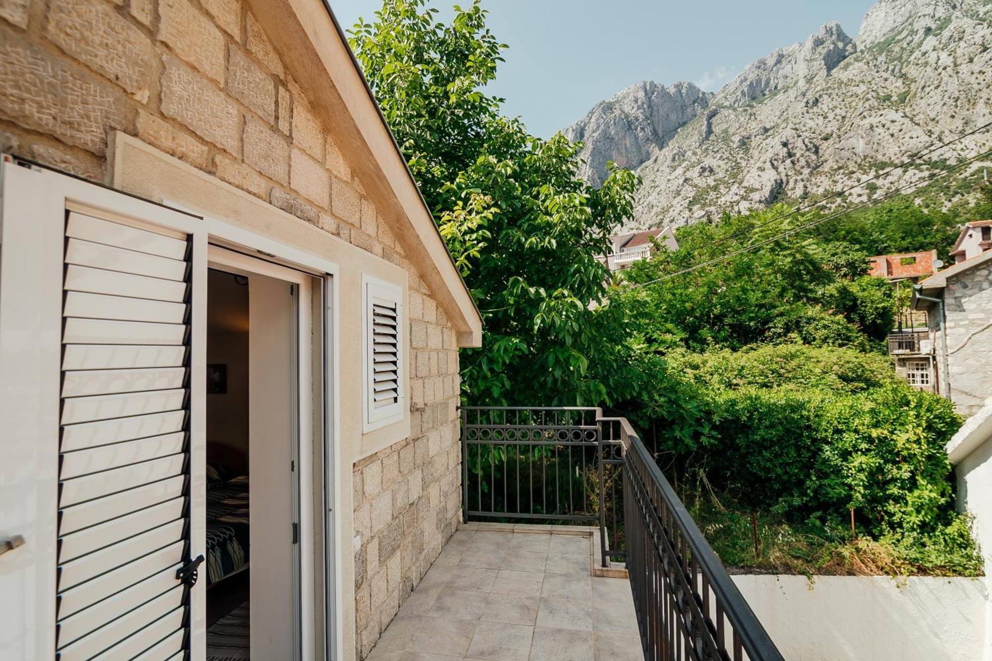 Holiday Home Amanda Hollick Kotor Exterior photo