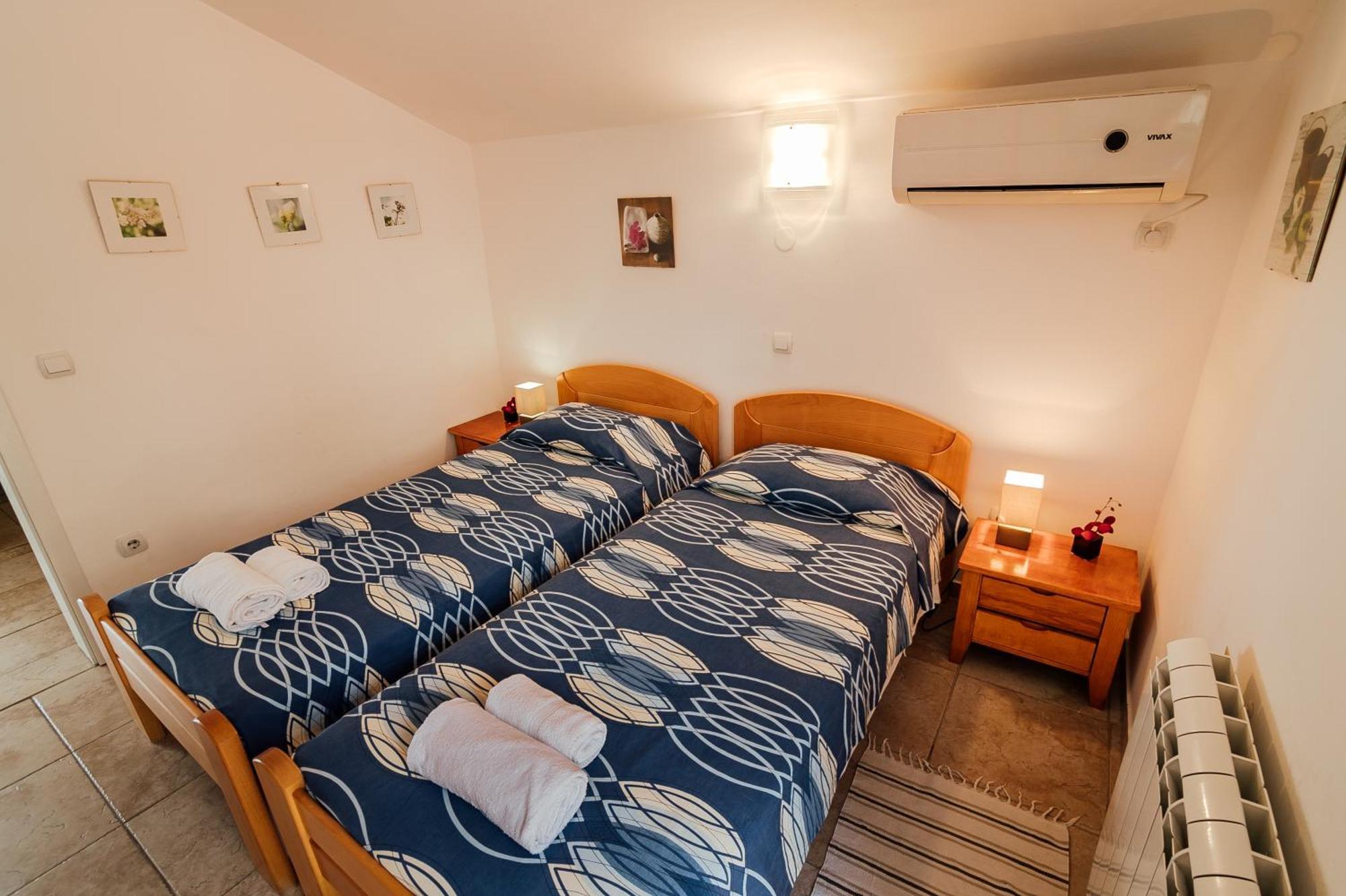 Holiday Home Amanda Hollick Kotor Exterior photo