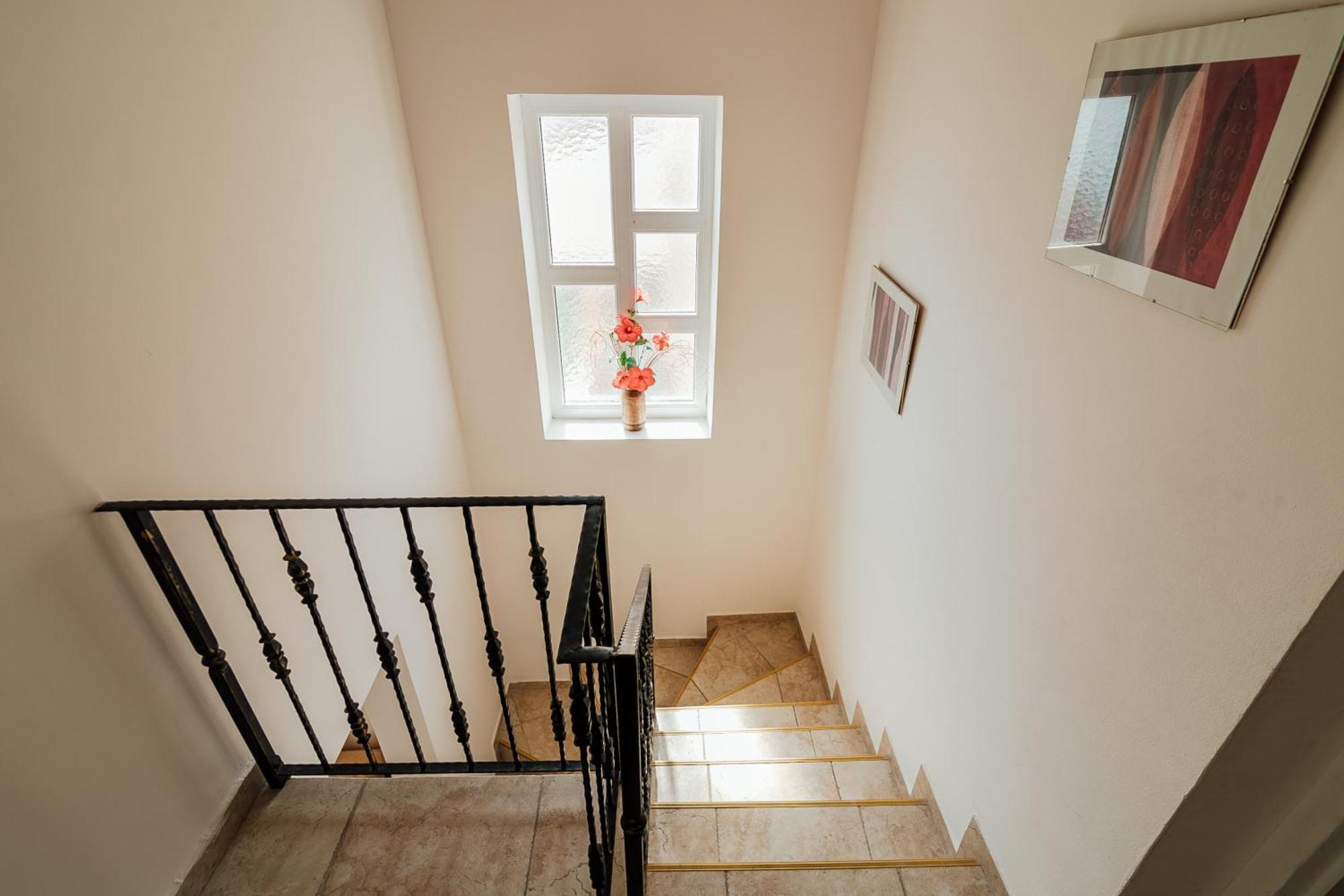 Holiday Home Amanda Hollick Kotor Exterior photo