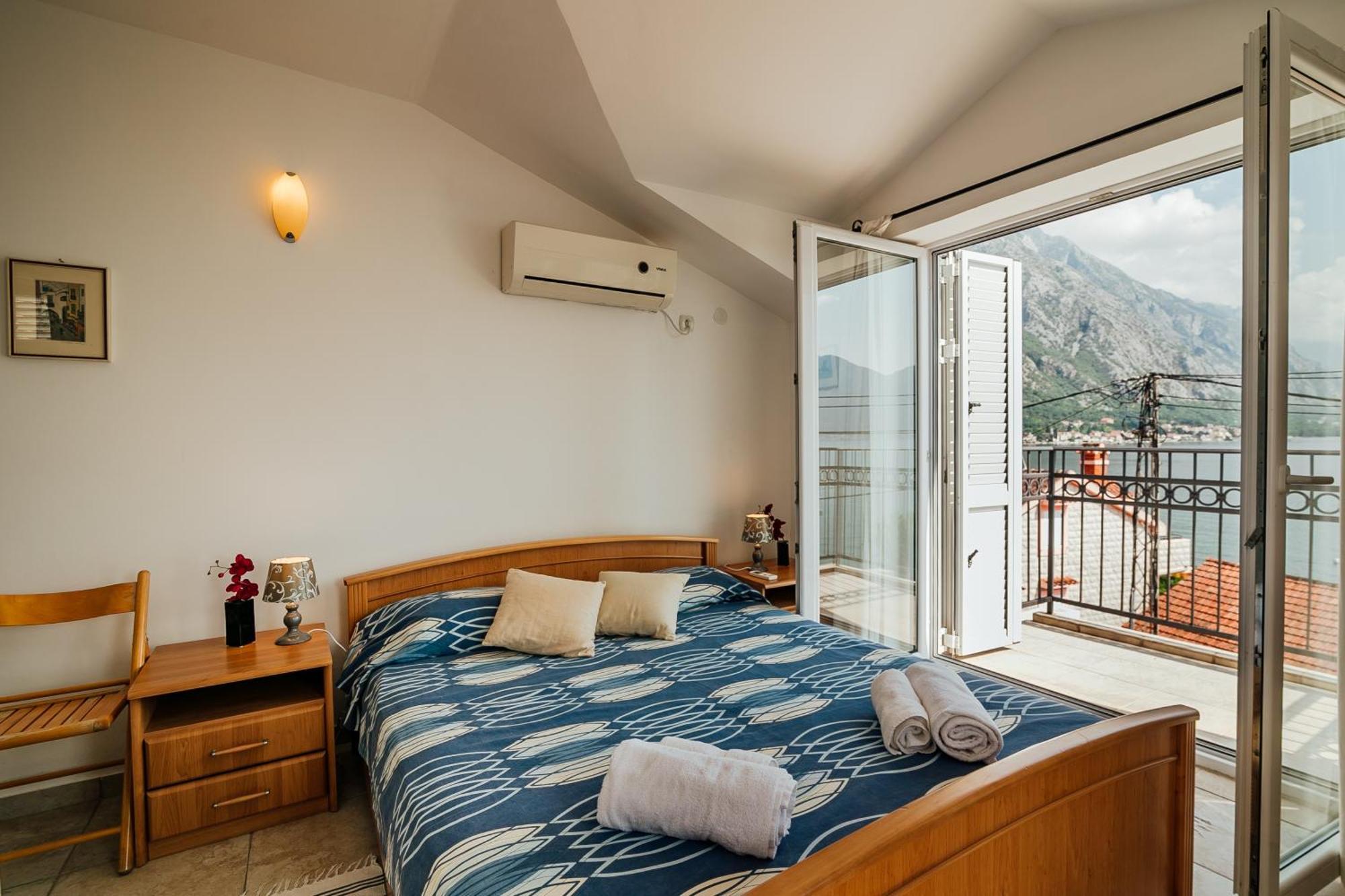 Holiday Home Amanda Hollick Kotor Exterior photo