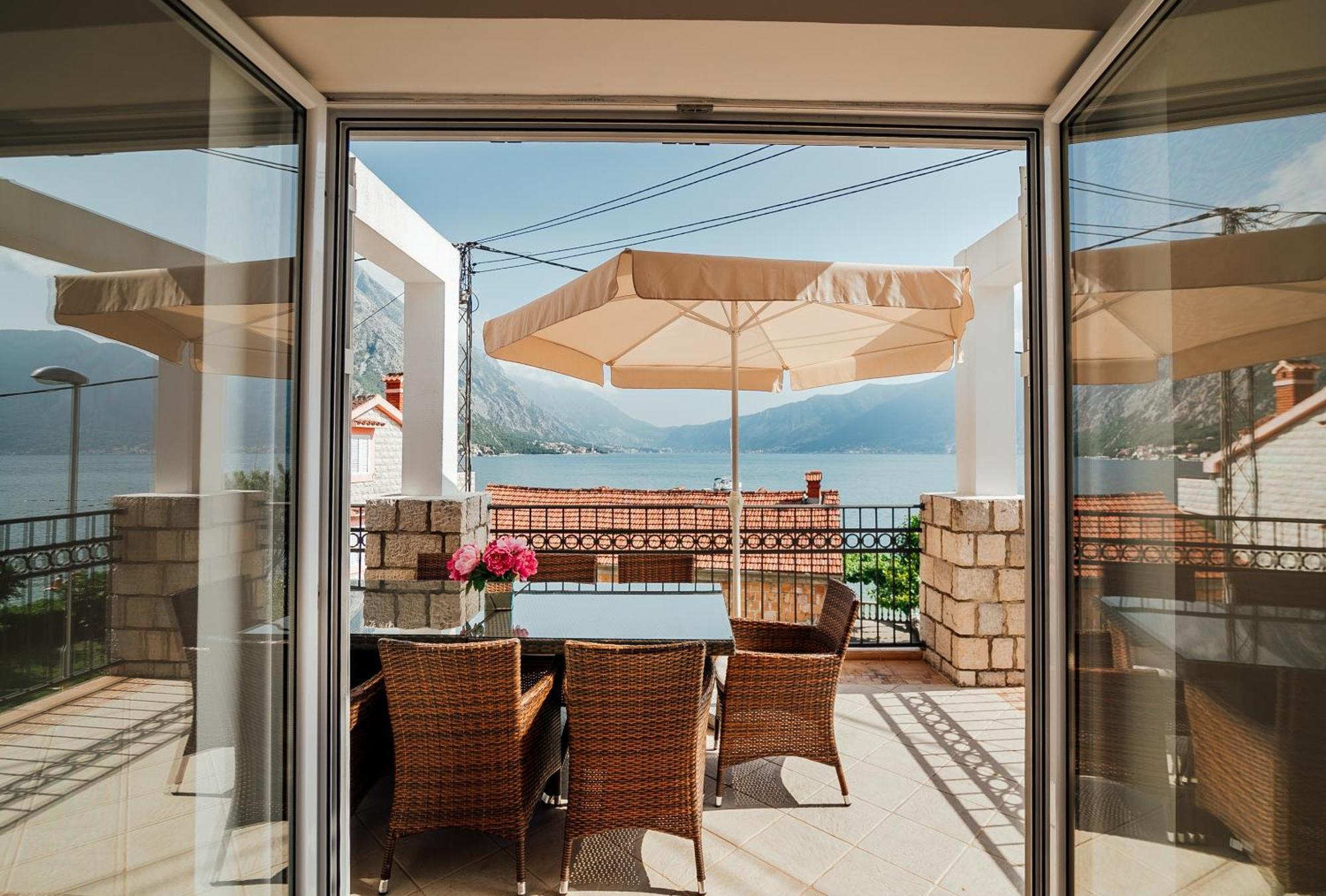 Holiday Home Amanda Hollick Kotor Exterior photo